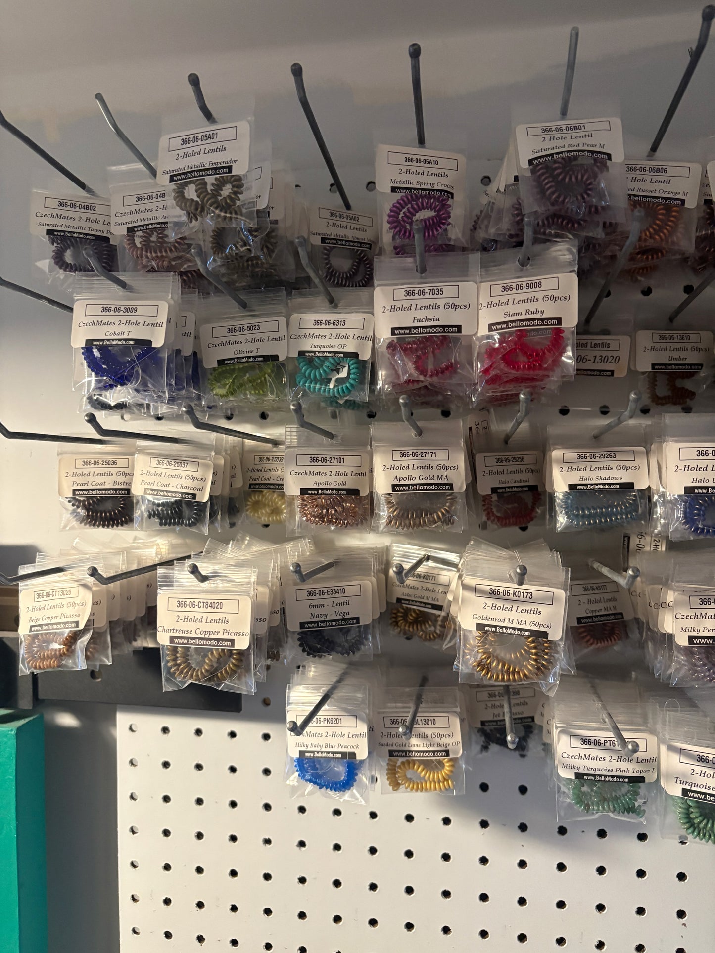 CzechMates 2-Hole Lentils (bulk lot)